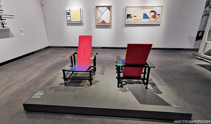 centraal museum utrecht rietveld red and blue chair