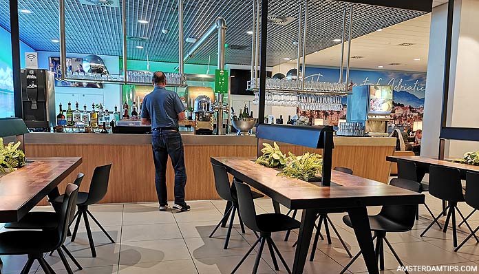 KLM Crown Lounge 25 bar