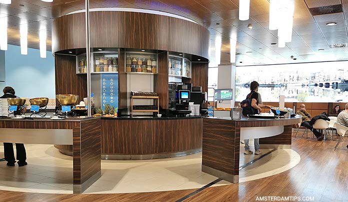 KLM Crown Lounge 25 buffet