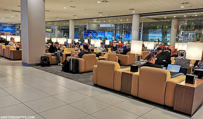 klm crown lounge 25 - lounge seating (beige)