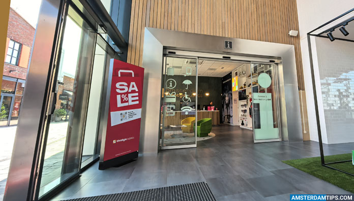 amsterdam style outlets info point