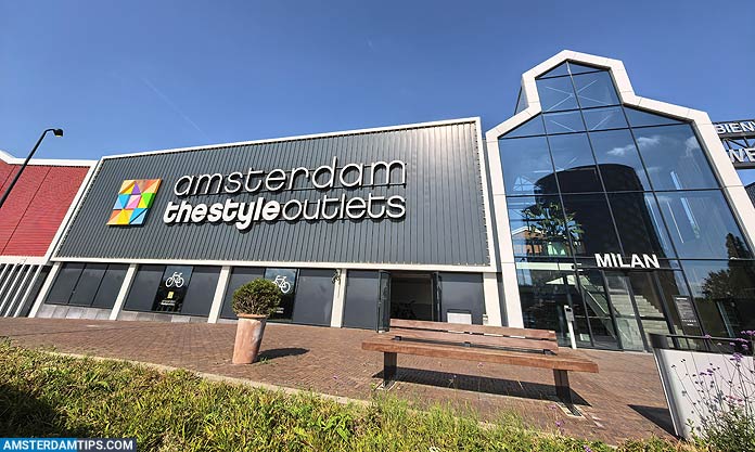 amsterdam style outlets - milan entrance