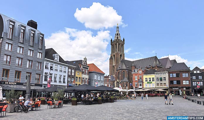 roermond markt (market square) and St Christopher cathedral