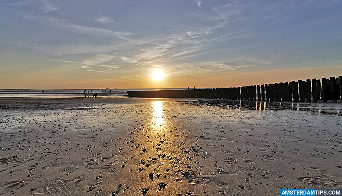 zeeuws-vlaanderen beach at sunset