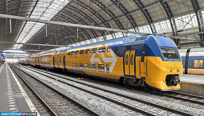 ns double decker train virm with newer livery