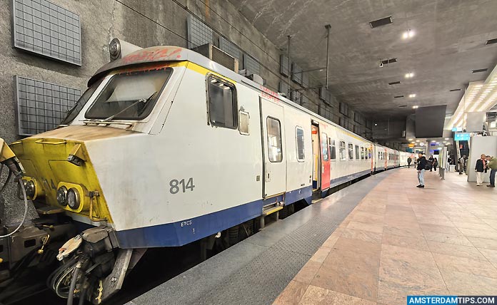 roosendaal stop train at antwerp