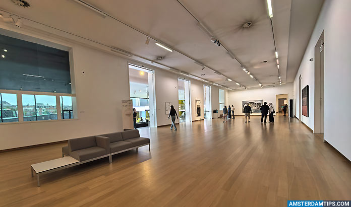 stedelijk amsterdam - gallery room near main hall