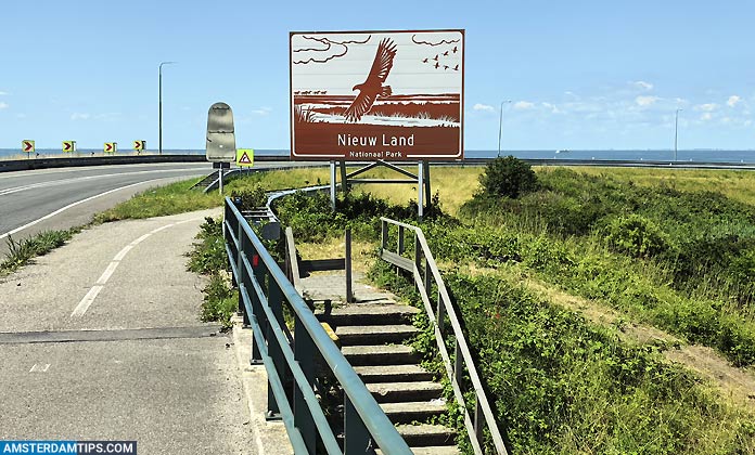 Nieuw Land sign on Houtribdijk (Lelystad)