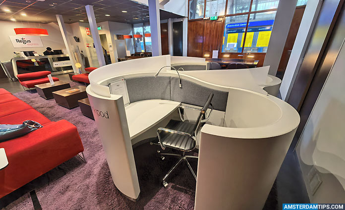 ns international lounge amsterdam - thinkpod desk and chair