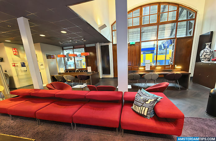 ns international lounge amsterdam - windows