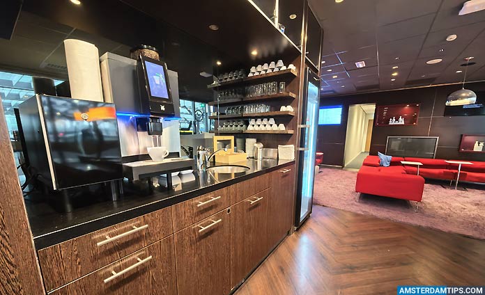 ns international lounge - coffee machine and drinks