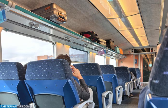 eurocity train (rotterdam-brussels) - overhead luggage racks
